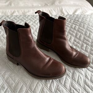 Women’s Stylish Brown Leather Chelsea Boots from Little Burgundy